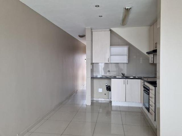 3 Bedroom Townhouse in Die Heuwel Ext 4