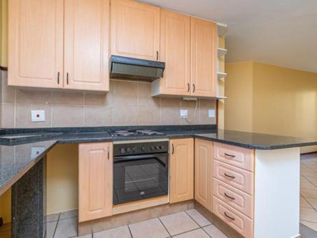 3 Bedroom Townhouse in Die Hoewes