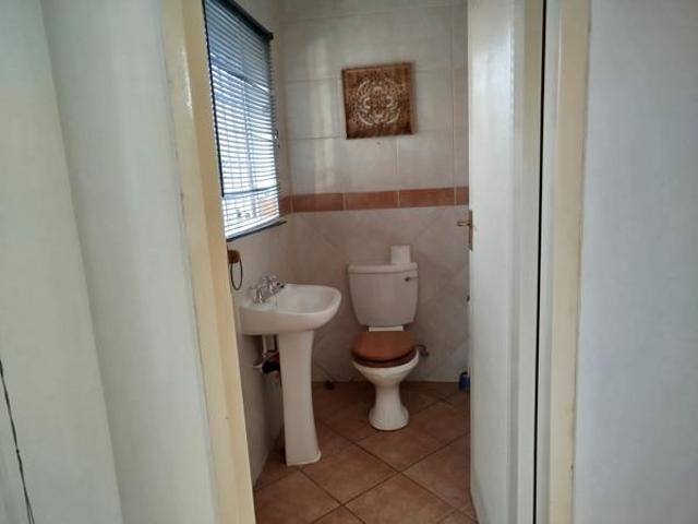 3 Bedroom Townhouse in Die Hoewes