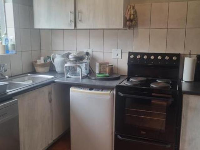3 Bedroom Townhouse in Die Hoewes