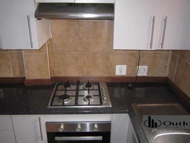 3 Bedroom Townhouse in Die Hoewes