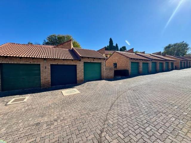 3 Bedroom Townhouse in Die Hoewes