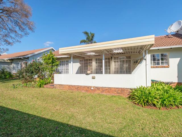 3 Bedroom Townhouse in Die Hoewes