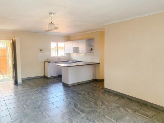 3 Bedroom Townhouse in Die Hoewes