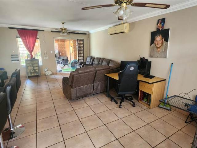 3 Bedroom Townhouse in Doornpoort and surrounds