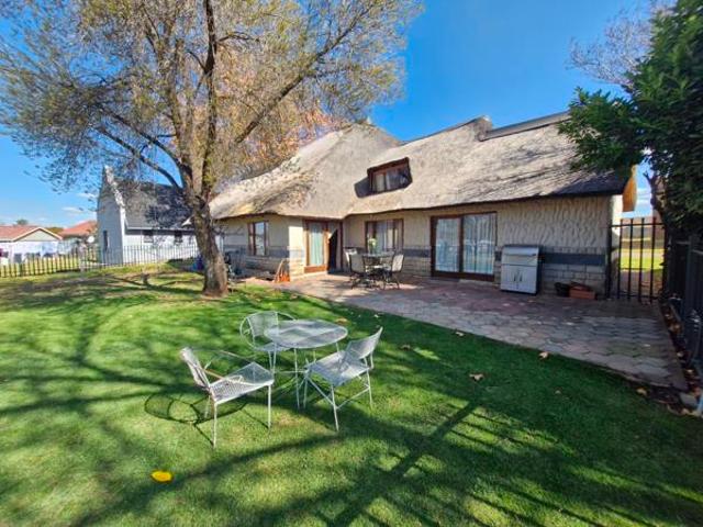 3 Bedroom Townhouse in Eureka
