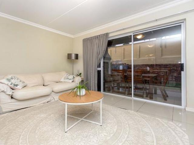 3 Bedroom Townhouse in Eagle Canyon Golf Estate