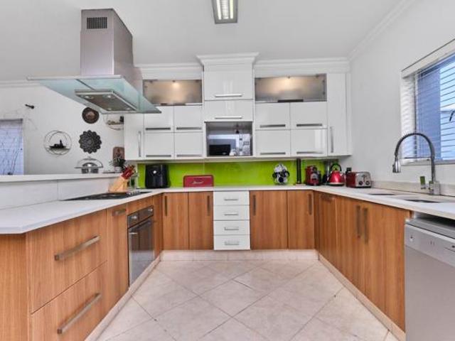 3 Bedroom Townhouse in Eagle Canyon Golf Estate