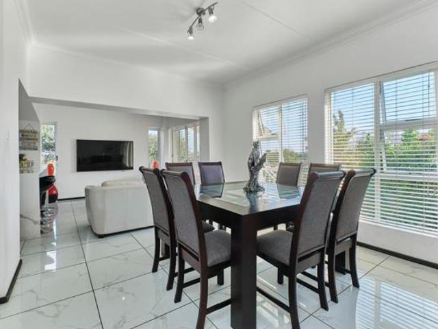 3 Bedroom Townhouse in Eagle Canyon Golf Estate