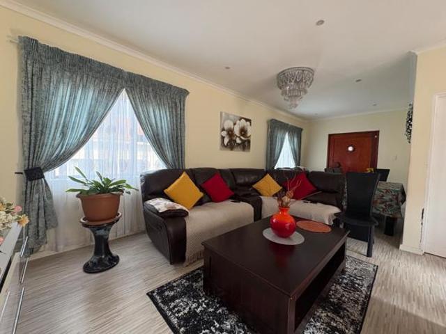 3 Bedroom Townhouse in East London Central