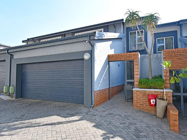 3 Bedroom Townhouse in Edenburg