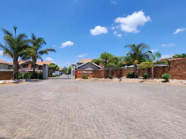 3 Bedroom Townhouse in Elarduspark