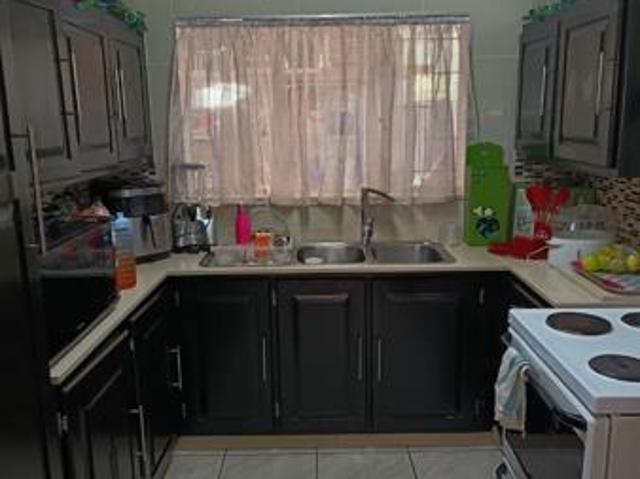 3 Bedroom Townhouse in Eldoraigne