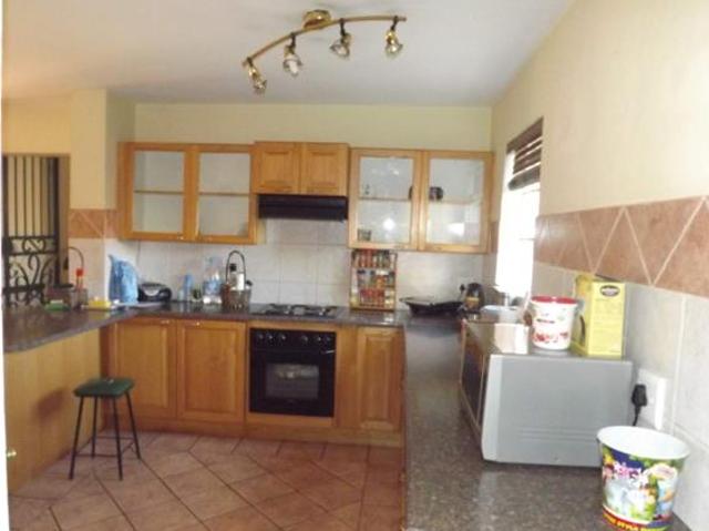 3 Bedroom Townhouse in Eldoraigne