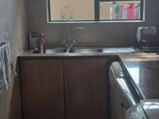 3 Bedroom Townhouse in Elma Park