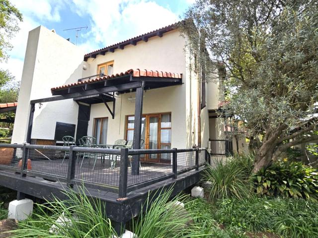 3 Bedroom Townhouse in Estate D' Afrique