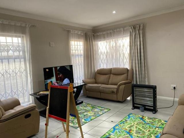 3 Bedroom Townhouse in Fairview