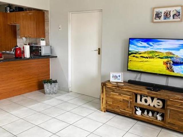 3 Bedroom Townhouse in Featherbrooke Estate