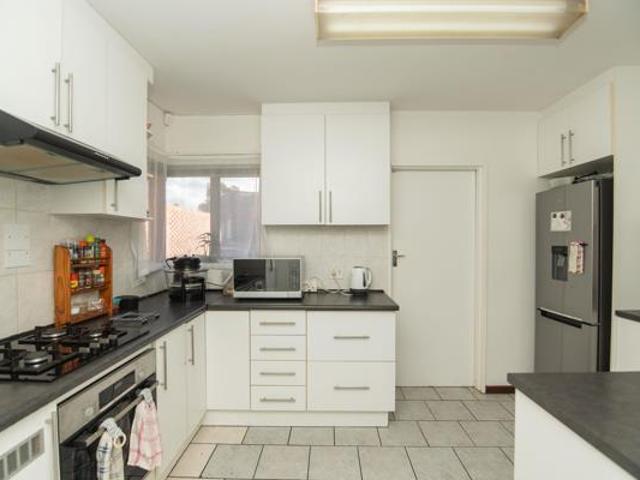 3 Bedroom Townhouse in Fernglen
