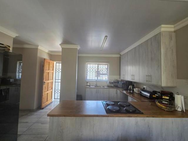 3 Bedroom Townhouse in Flamwood