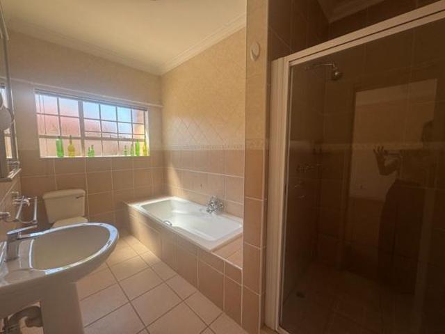 3 Bedroom Townhouse in Flamwood