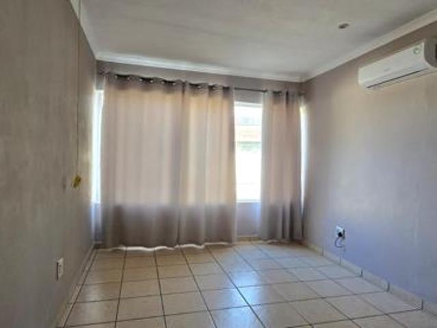 3 Bedroom Townhouse in Flamwood