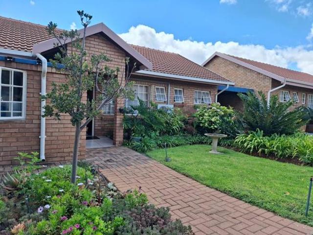 3 Bedroom Townhouse in Flora Park