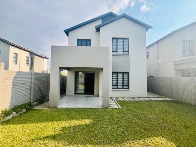 3 Bedroom Townhouse in Fourways Gardens