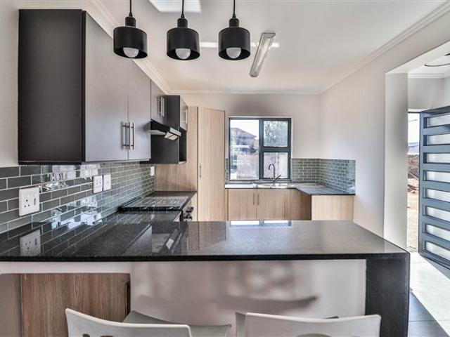 3 Bedroom Townhouse in Glen Eagles Estate
