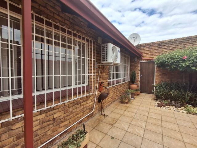 3 Bedroom Townhouse in Glen Marais