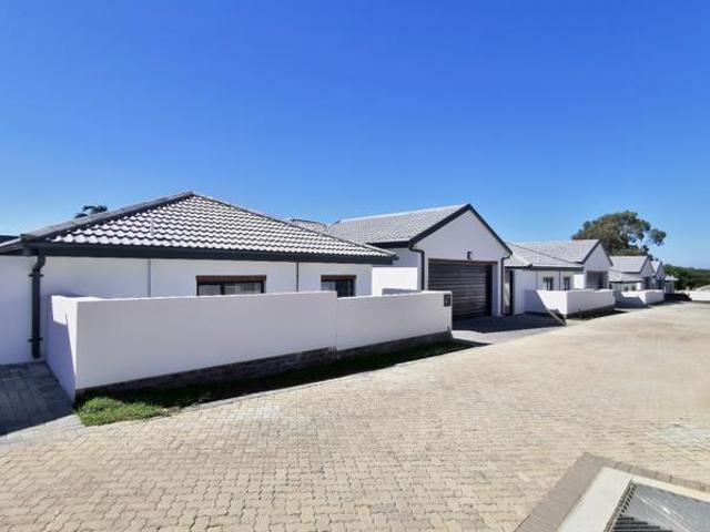 3 Bedroom Townhouse in Glenroy Park