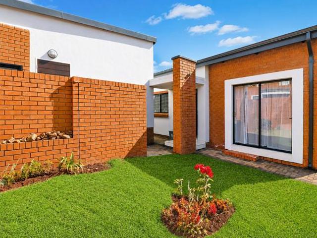 3 Bedroom Townhouse in Golden Fields Estate