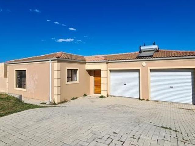 3 Bedroom Townhouse in Gonubie
