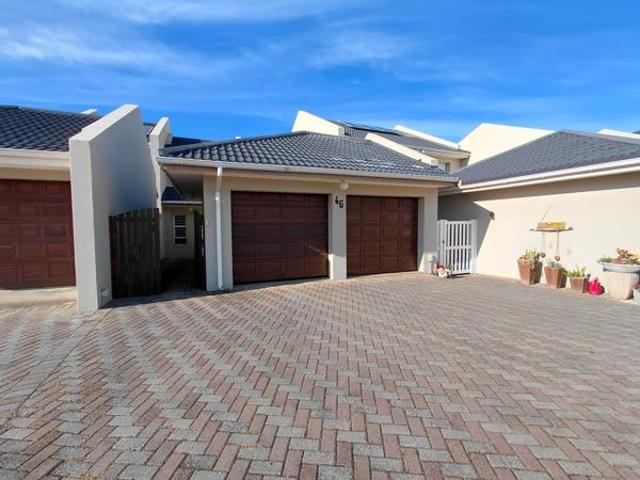 3 Bedroom Townhouse in Gonubie