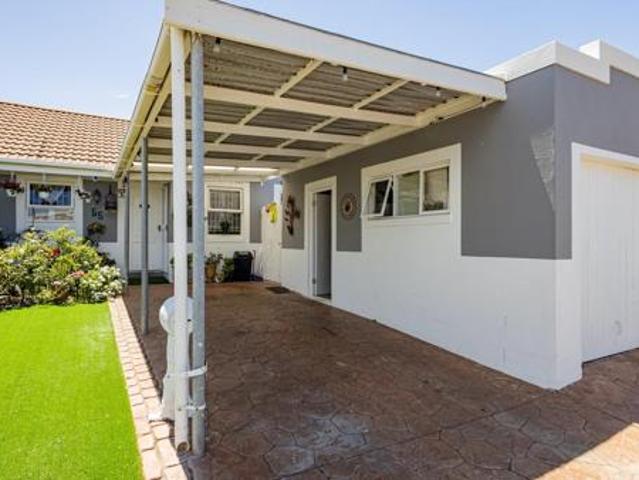 3 Bedroom Townhouse in Gordons Bay Central