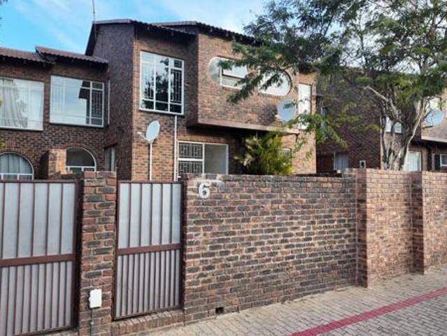 3 Bedroom Townhouse in Greenstone Hill