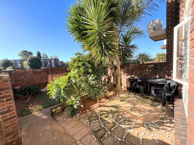 3 Bedroom Townhouse in Grobler Park