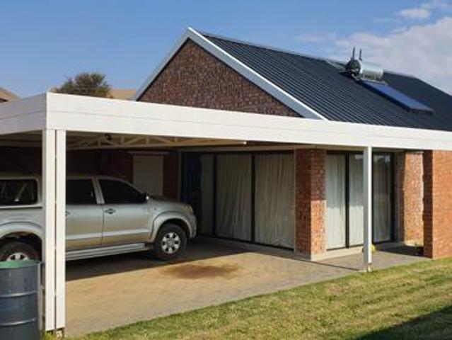 3 Bedroom Townhouse in Groenvlei SH