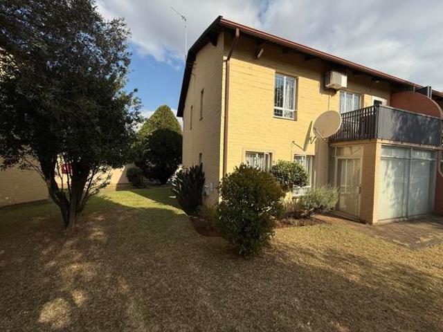 3 Bedroom Townhouse in Hutten Heights