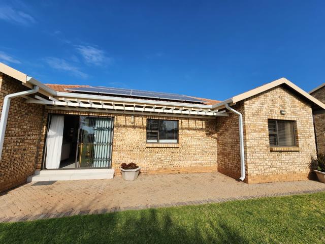 3 Bedroom Townhouse in Hadison Park