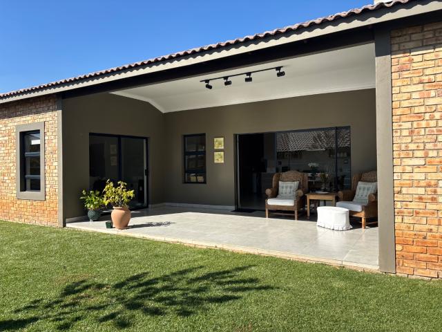 3 Bedroom Townhouse in Wilgeheuwel