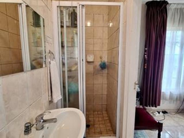 3 Bedroom Townhouse in Hayfields