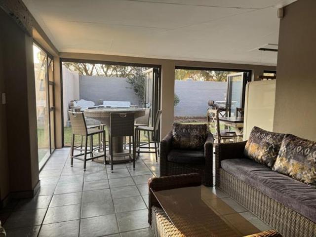 3 Bedroom Townhouse in Heidelberg Central