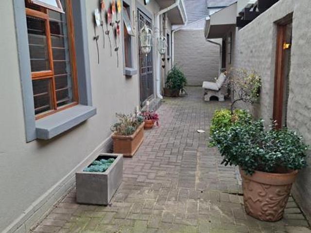 3 Bedroom Townhouse in Heidelberg Central