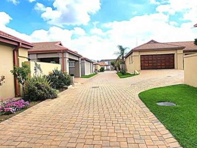 3 Bedroom Townhouse in Heidelberg Central