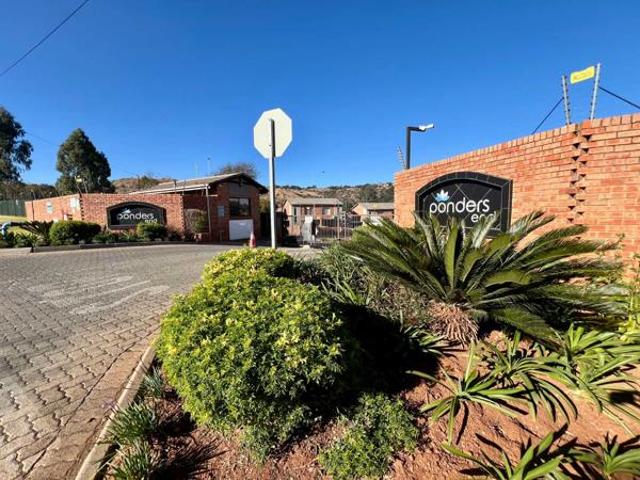 3 Bedroom Townhouse in Helderkruin