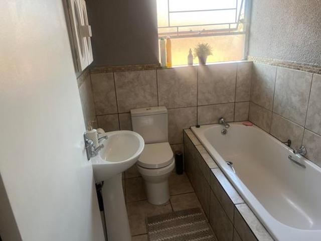 3 Bedroom Townhouse in Heuwelsig Estate