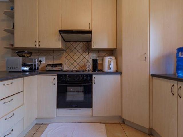 3 Bedroom Townhouse in Heuwelsig Estate