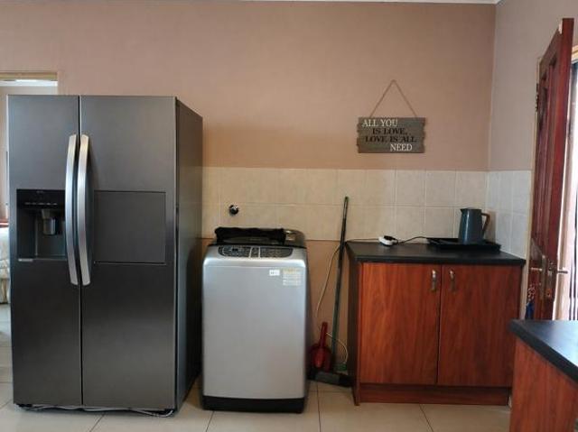 3 Bedroom Townhouse in Heuwelsig Estate