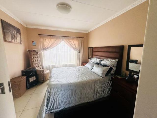 3 Bedroom Townhouse in Heuwelsig Estate